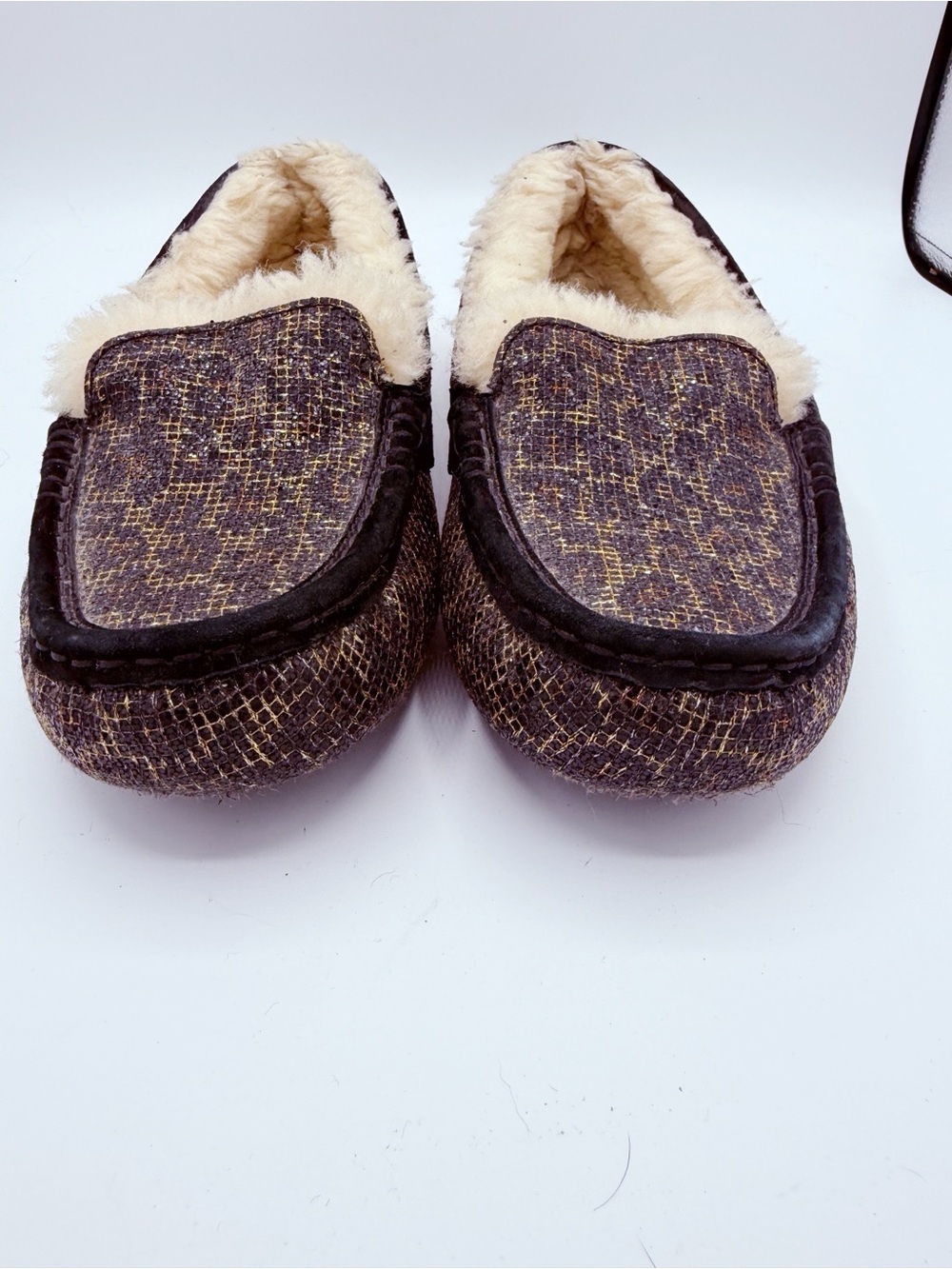 Ugg Ansley Glitter Leopard Sheepskin Lined Moccasins Slippers - Picture 2 of 8